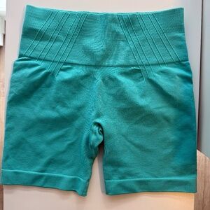 Buffbunny  form seamless airhead aqua